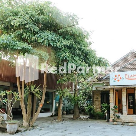 Flamboyan Asri Syariah Mitra Reddoorz Near Kampung Inggris Pare Hotel Exterior foto