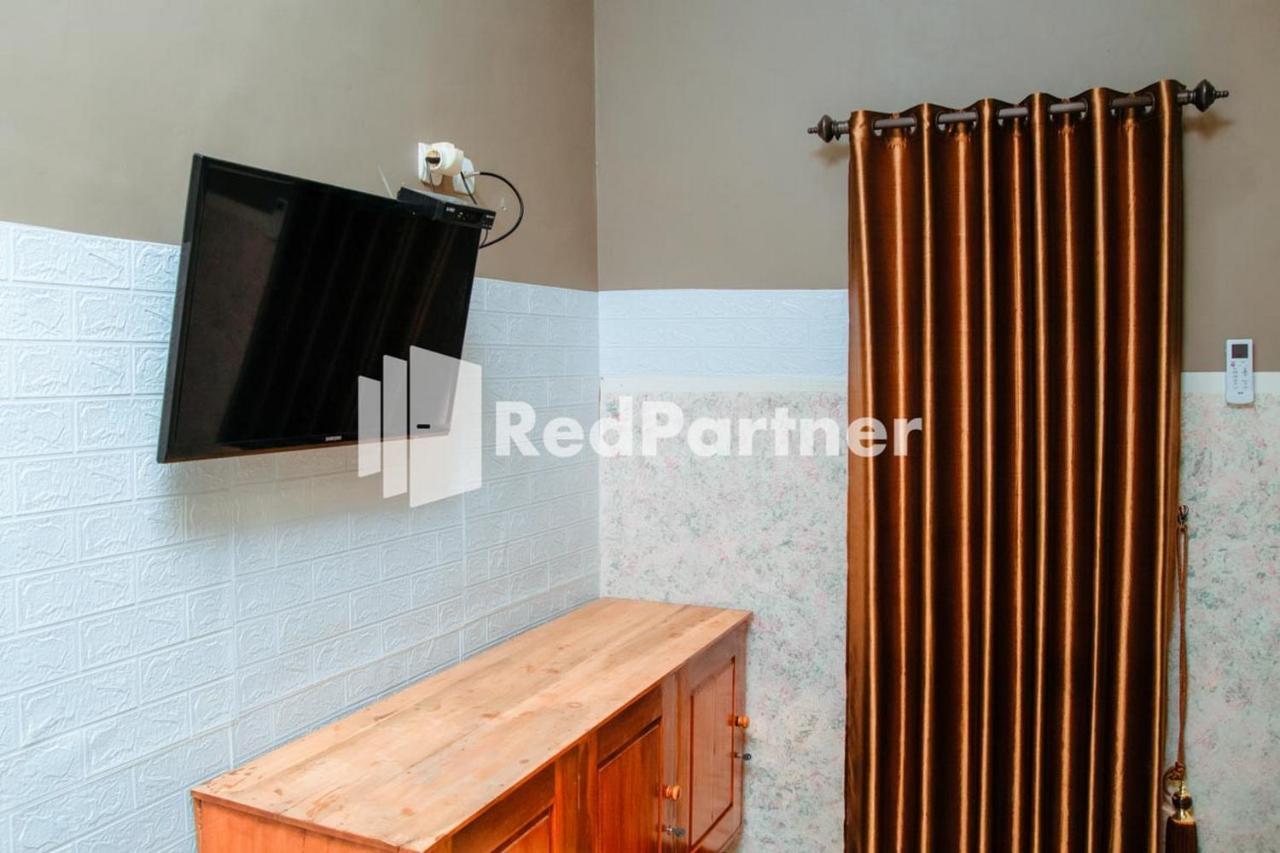 Flamboyan Asri Syariah Mitra Reddoorz Near Kampung Inggris Pare Hotel Exterior foto